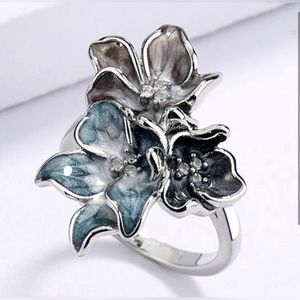 🆕 Cubic Zirconia Blue and Black Silver Flower Ring